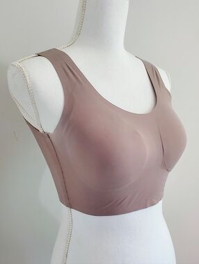 Calvin Klein Invisibles Seamless Scoop Bralette - Medium - Nude 4 Josephine